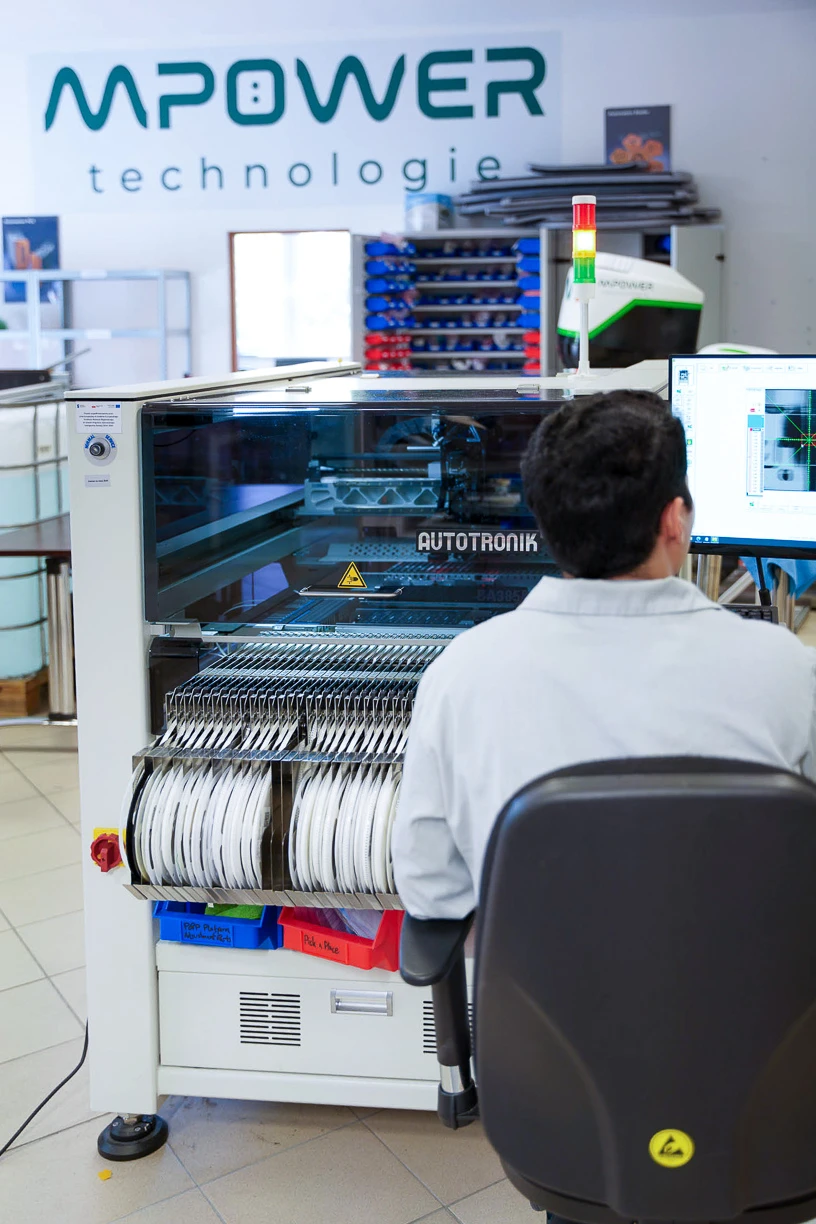 Montaż elementów elektronicznych na PCB