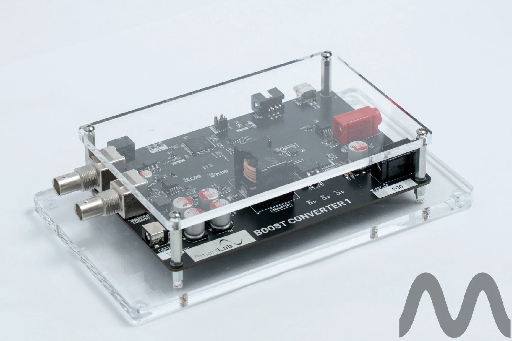 Stanowisko SmartLab z przekształtnikiem Boost w transparentnej osłonie